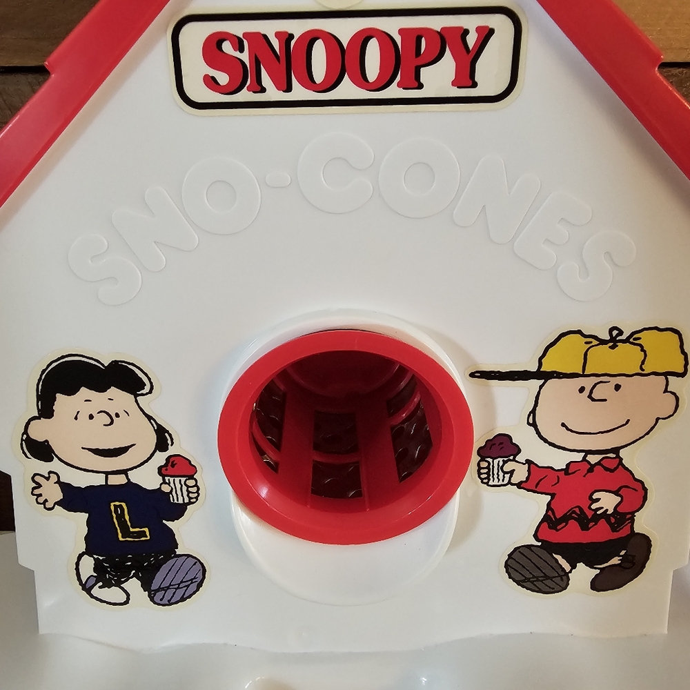 Vintage 1999 Snoopy & Friends Sno-cone Machine - Picture 5 of 14